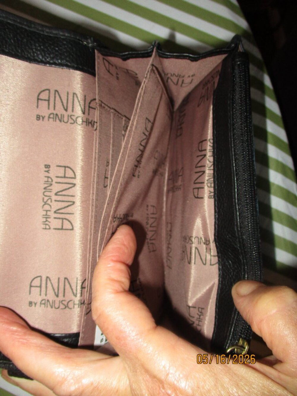 Anuschka Wristlet - Picture 7 of 11